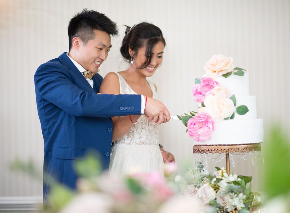 cutting cake